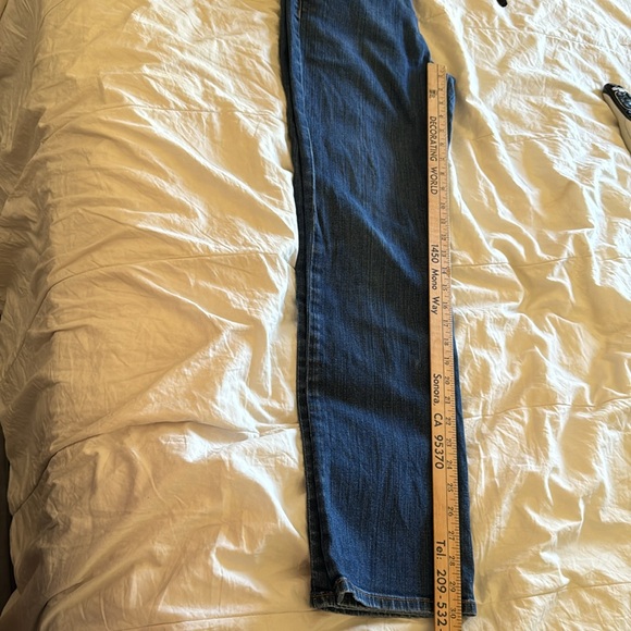 Talbots Women’s Jeans Size 6 Length 28” 98% Cotton - Picture 3 of 7